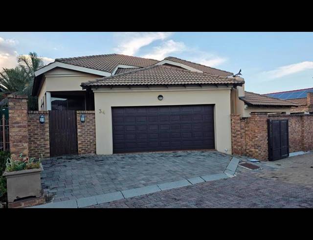 3 BEDROOM HOUSE FOR SALE IN ALBEMARLE